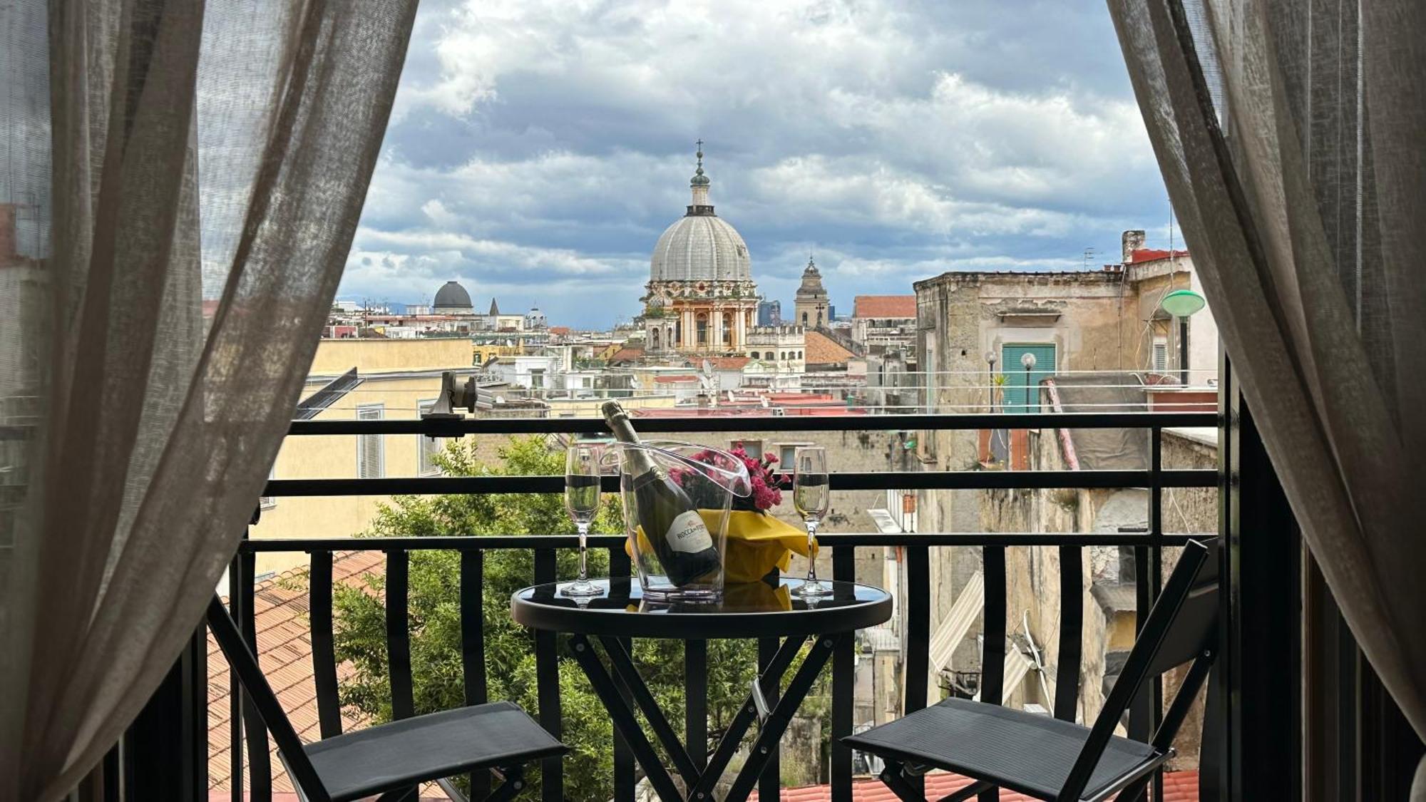 Apartment Il Balcone Su Antica Naples